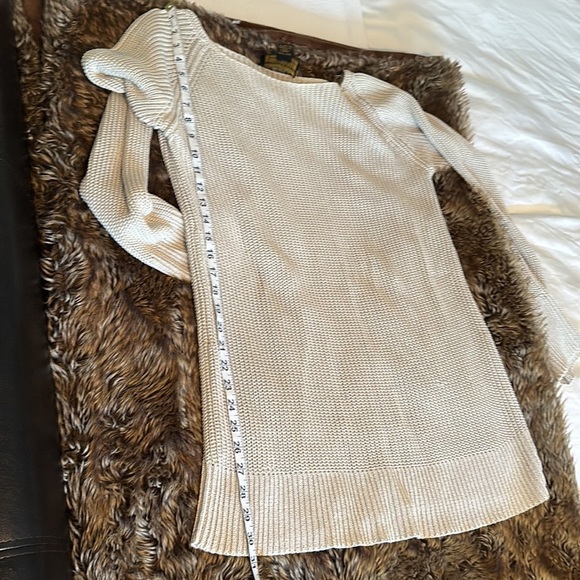 DONNA Karan Essentials champagne sweater that hugs your body ever so slightly L - Picture 8 of 11